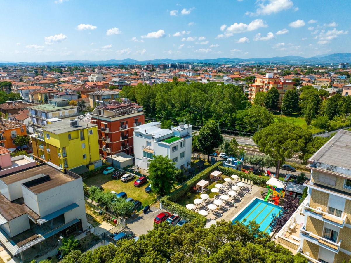 Lotus Hotel All Inclusive & Spiaggia Римини Экстерьер фото