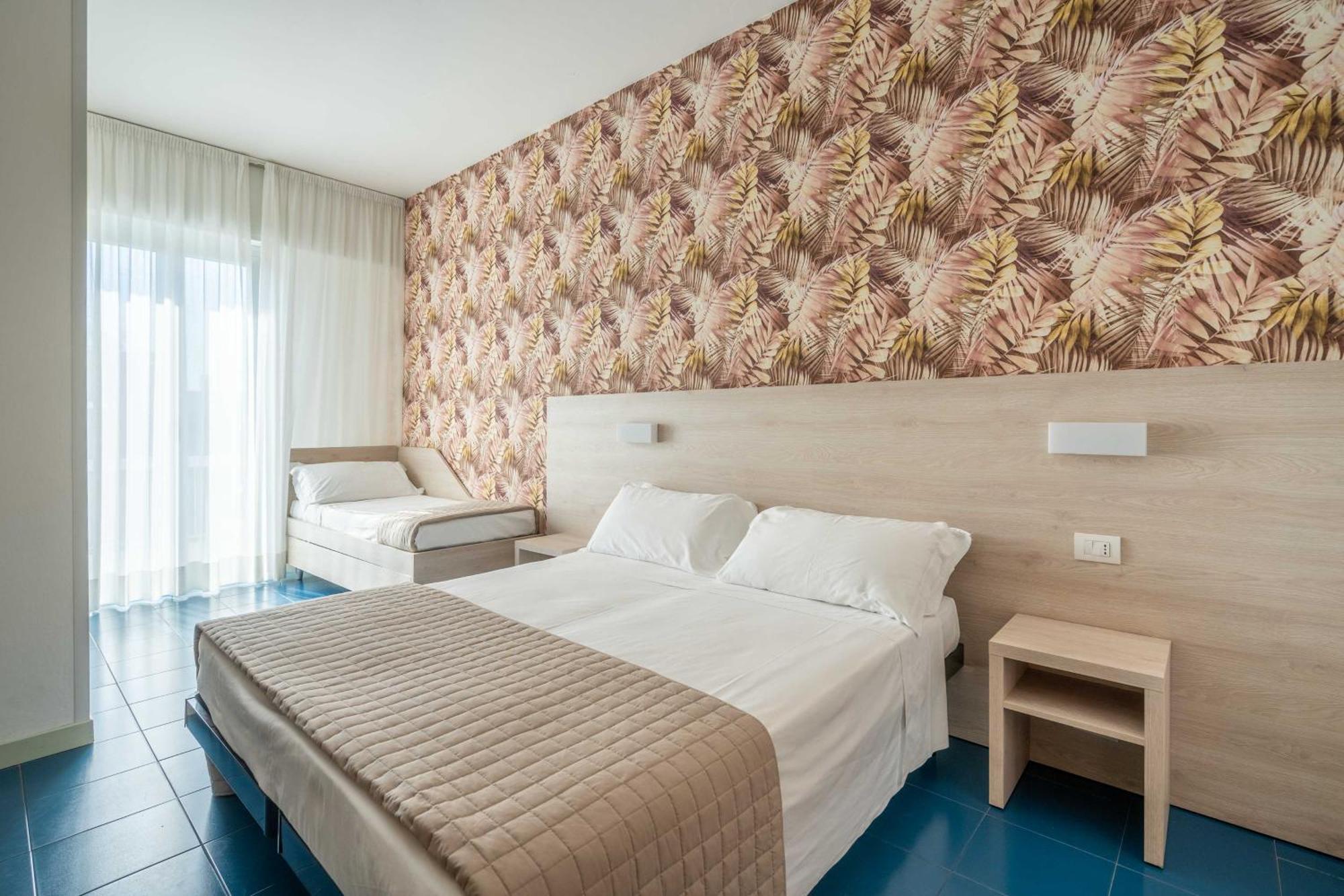 Lotus Hotel All Inclusive & Spiaggia Римини Экстерьер фото
