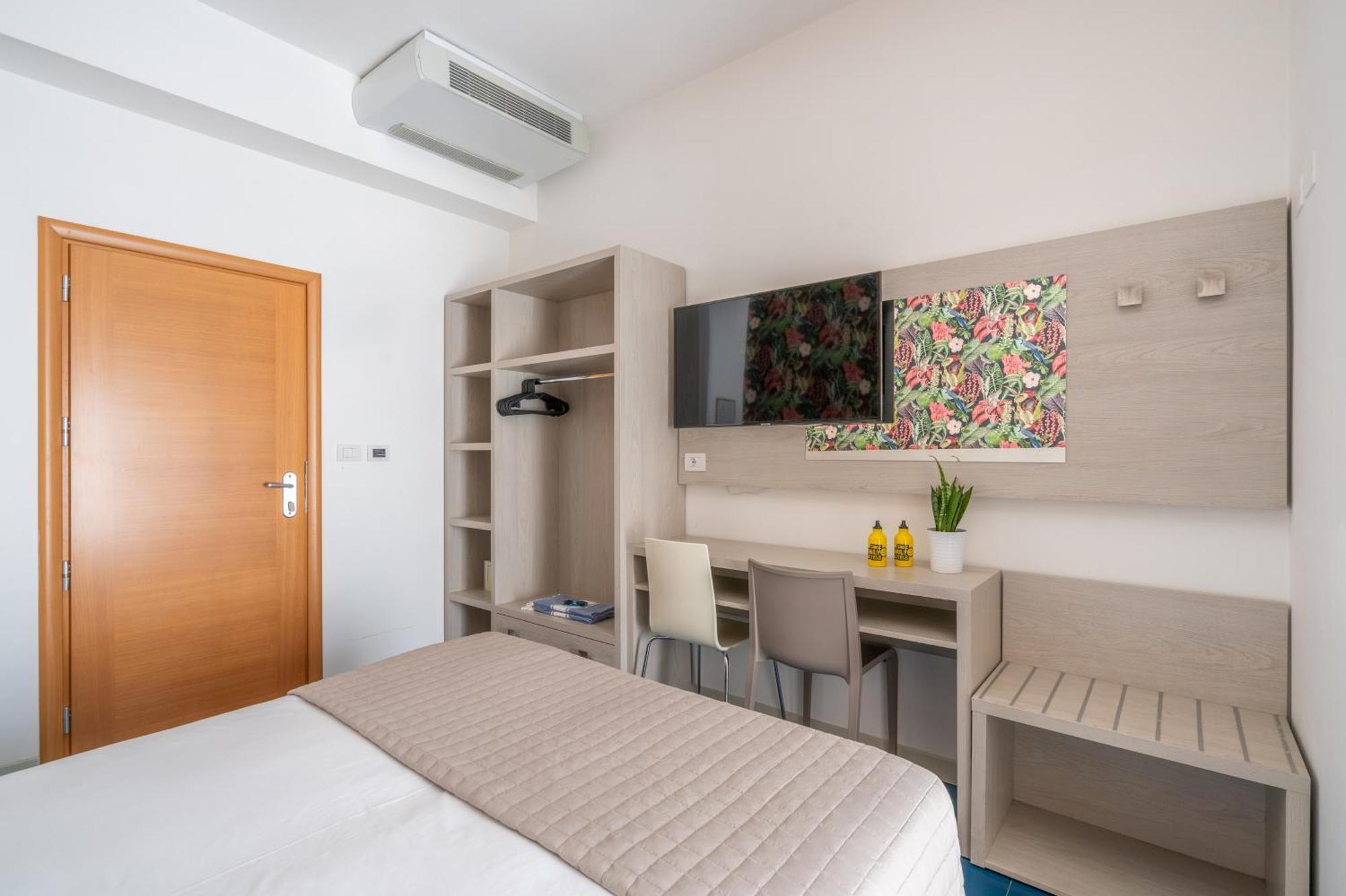 Lotus Hotel All Inclusive & Spiaggia Римини Экстерьер фото