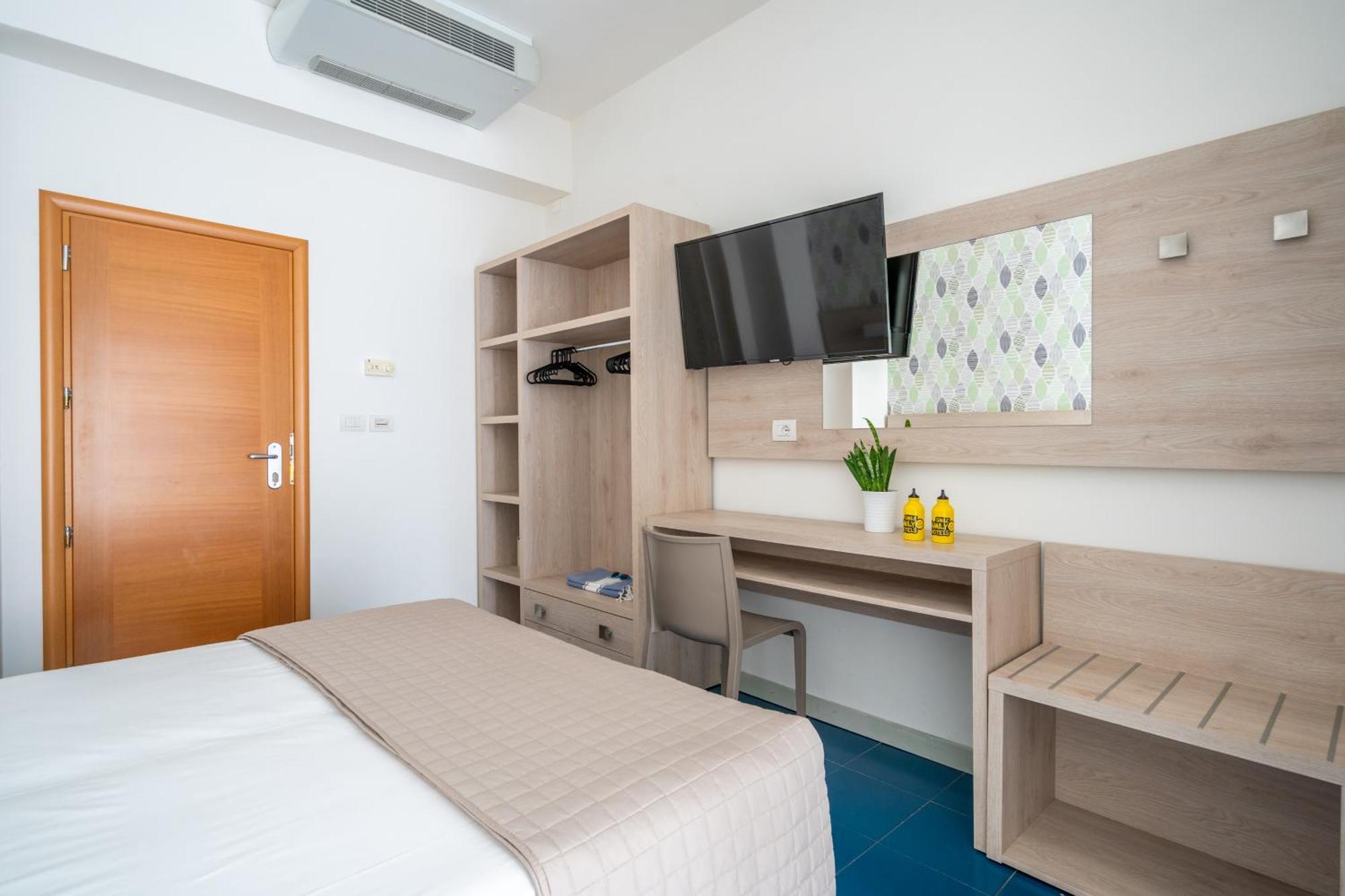 Lotus Hotel All Inclusive & Spiaggia Римини Экстерьер фото