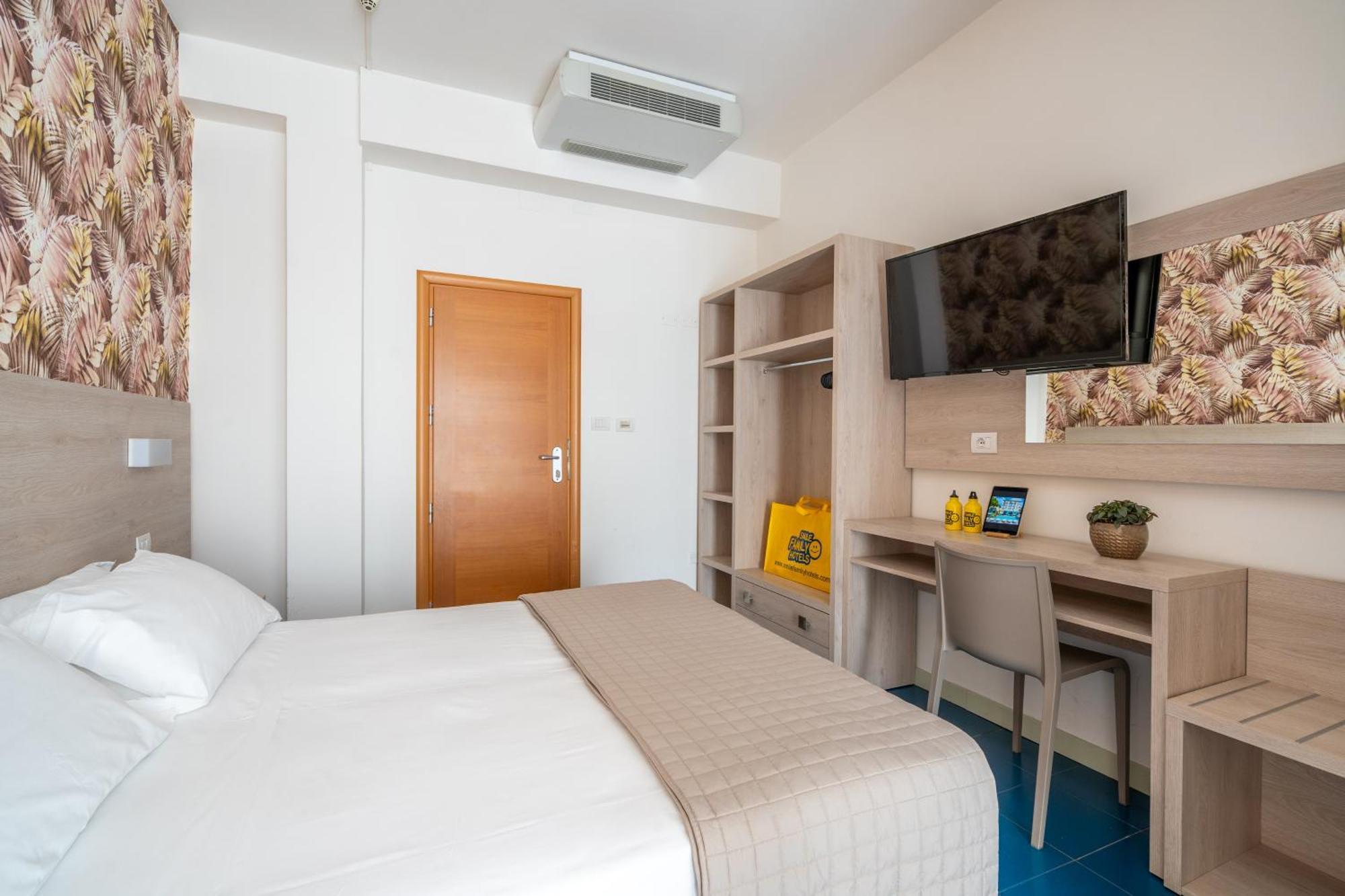 Lotus Hotel All Inclusive & Spiaggia Римини Экстерьер фото
