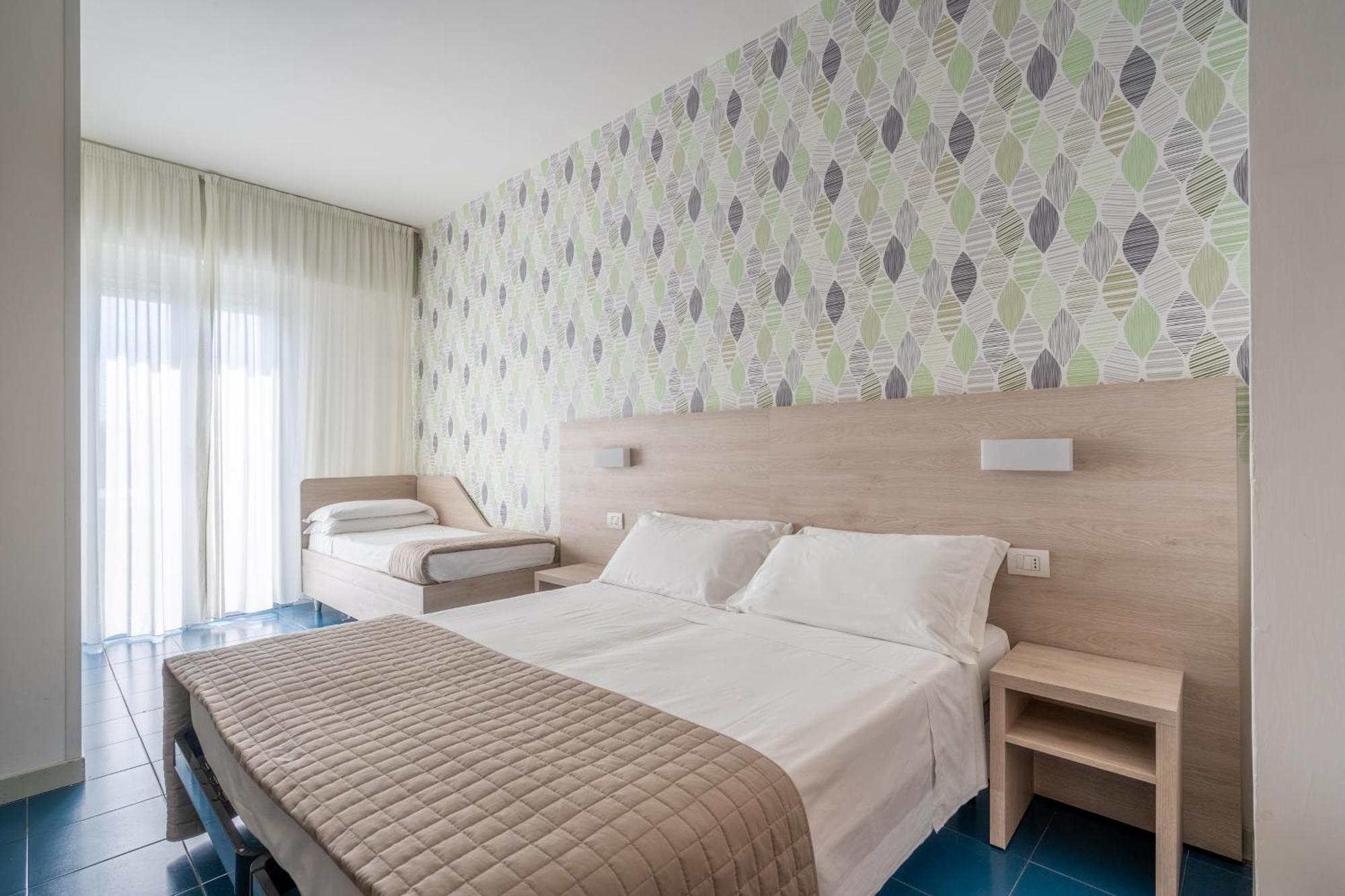Lotus Hotel All Inclusive & Spiaggia Римини Экстерьер фото