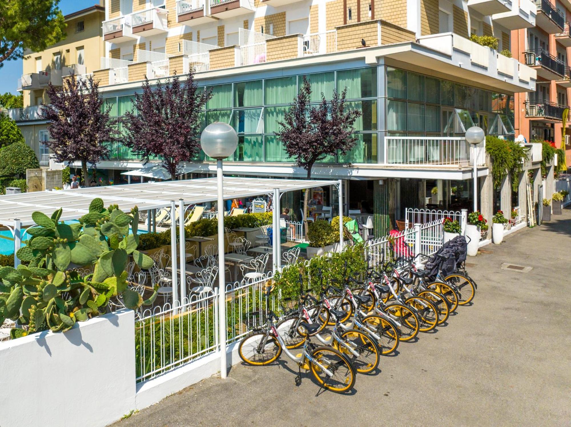 Lotus Hotel All Inclusive & Spiaggia Римини Экстерьер фото