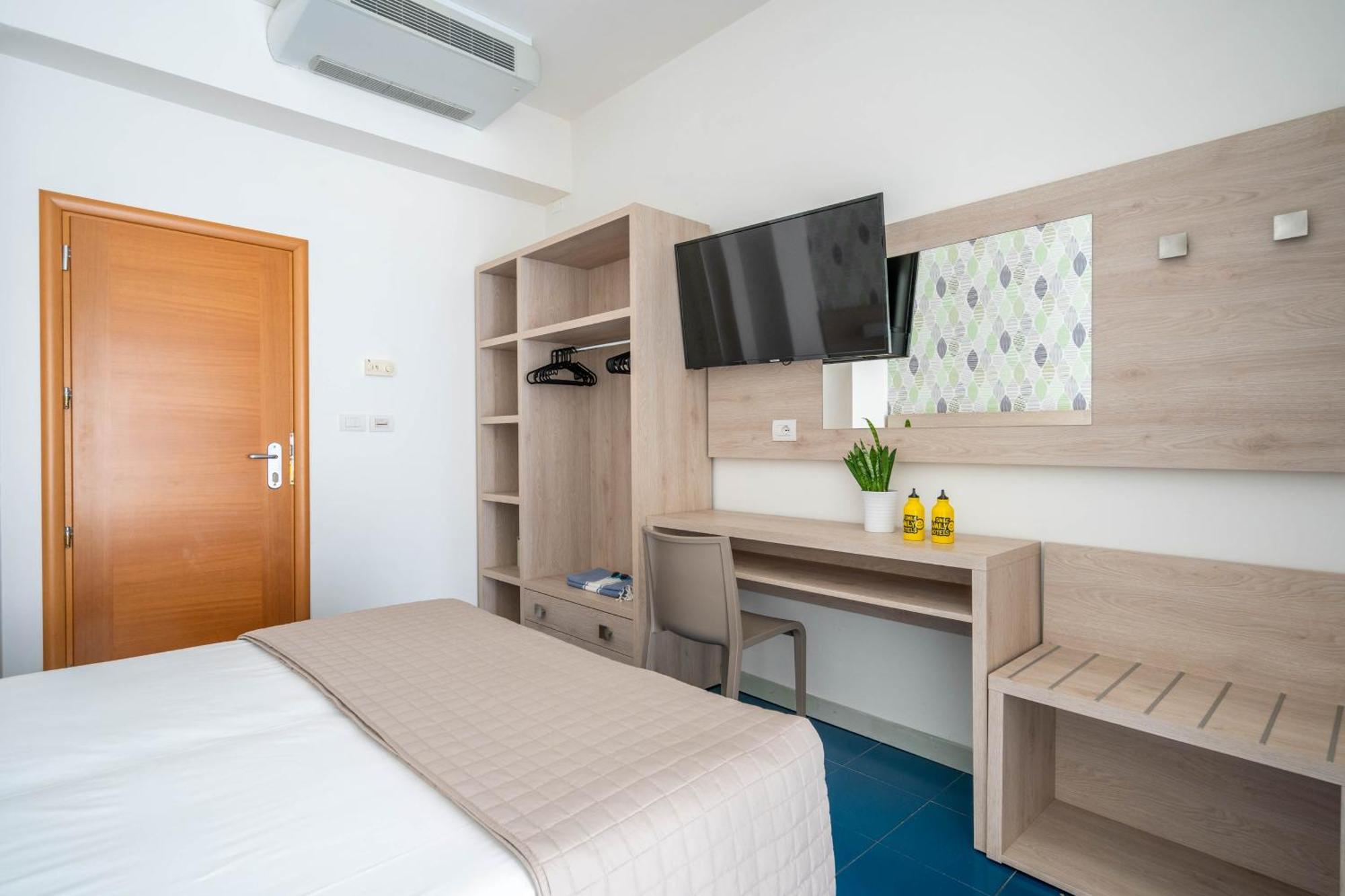 Lotus Hotel All Inclusive & Spiaggia Римини Экстерьер фото